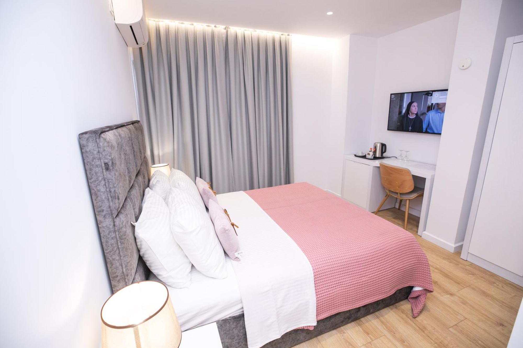 Hotel Elior Tirana Bagian luar foto