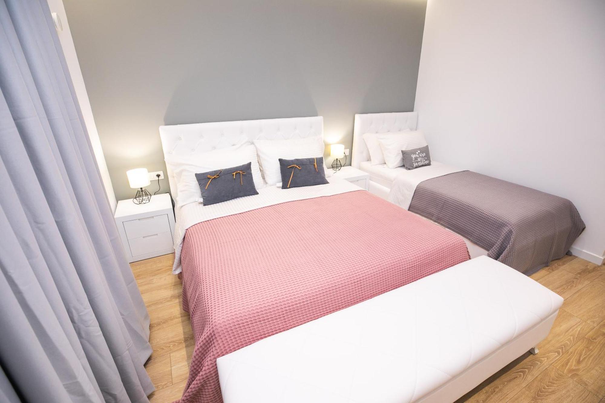 Hotel Elior Tirana Bagian luar foto