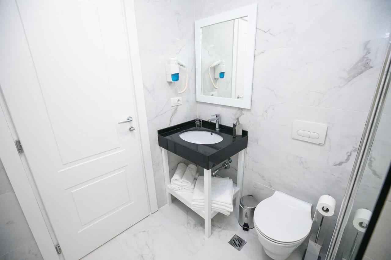 Hotel Elior Tirana Bagian luar foto